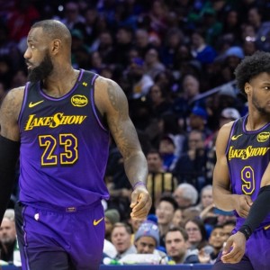 球王会体育-阿里纳斯：湖人靠卖布朗尼球衣都能给够詹姆斯工资！还怪詹姆斯？